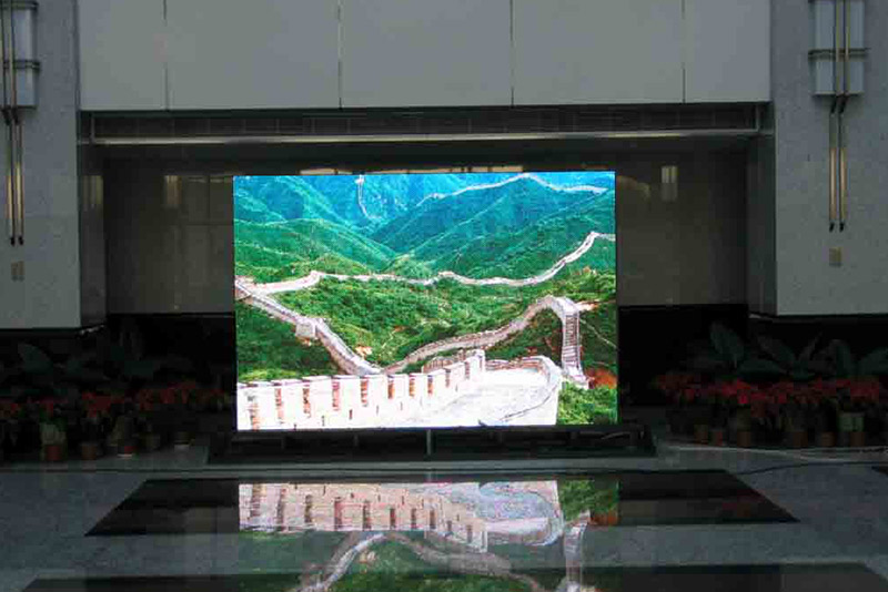 室內(nèi)全彩色LED顯示屏